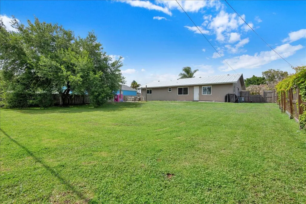956 SE Browning Avenue Port St Lucie FL 34983