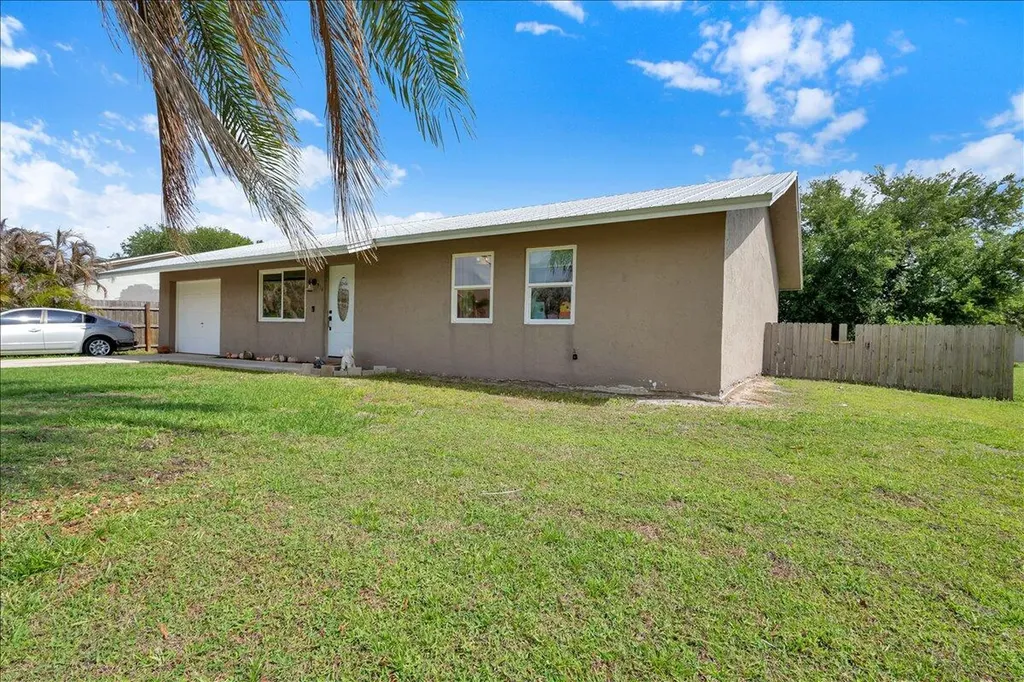 956 SE Browning Avenue Port St Lucie FL 34983