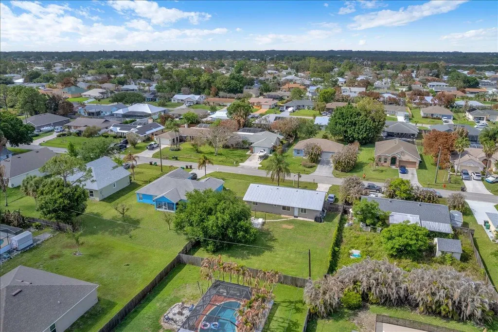 956 SE Browning Avenue Port St Lucie FL 34983