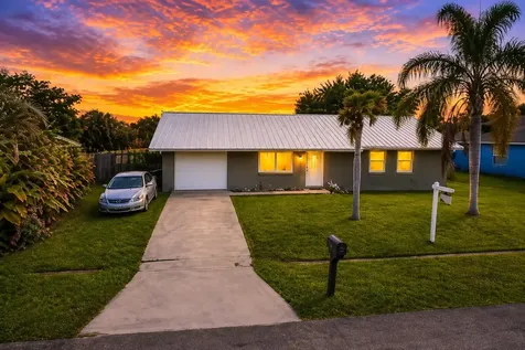 956 SE Browning Avenue Port St Lucie FL 34983