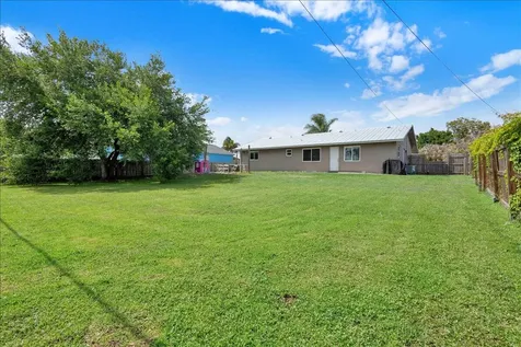 956 SE Browning Avenue Port St Lucie FL 34983