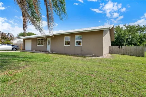 956 SE Browning Avenue Port St Lucie FL 34983