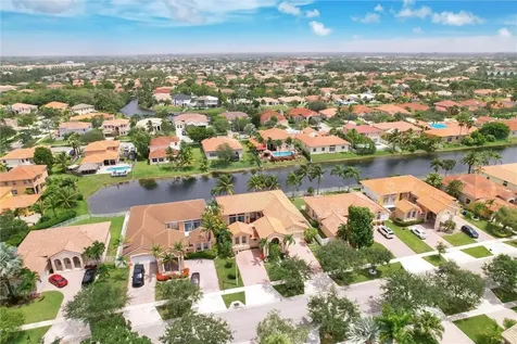 16469 NW 12th Street Pembroke Pines FL 33028