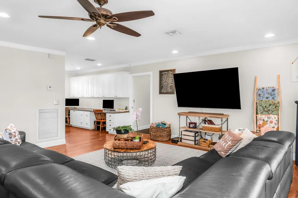 4734 Jefferson Street Hollywood FL 33021