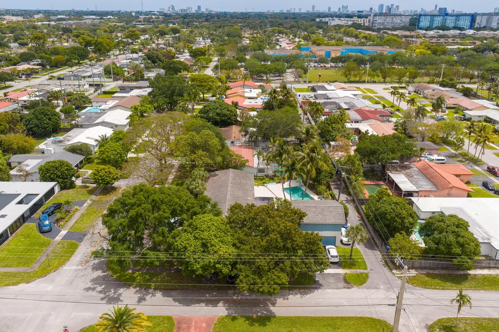 4734 Jefferson Street Hollywood FL 33021