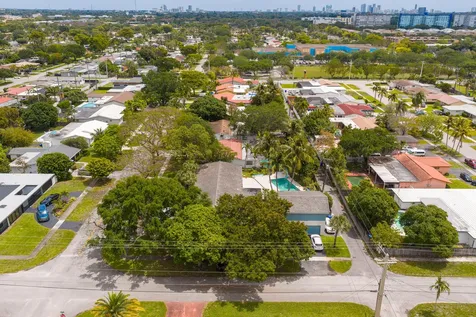 4734 Jefferson Street Hollywood FL 33021