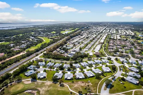 6757 SE Yorktown Drive Hobe Sound FL 33455
