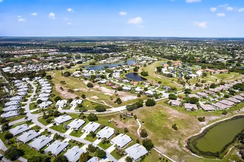 6757 SE Yorktown Drive Hobe Sound FL 33455