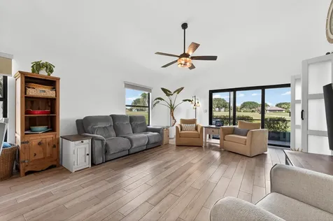 6757 SE Yorktown Drive Hobe Sound FL 33455