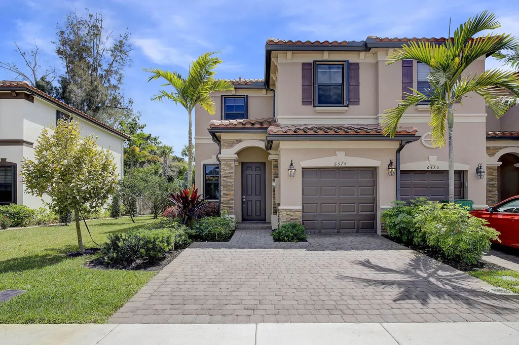 6574 S Anise Court Davie FL 33314