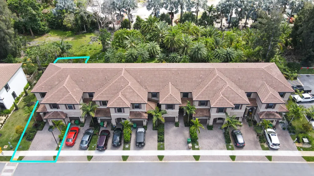 6574 S Anise Court Davie FL 33314