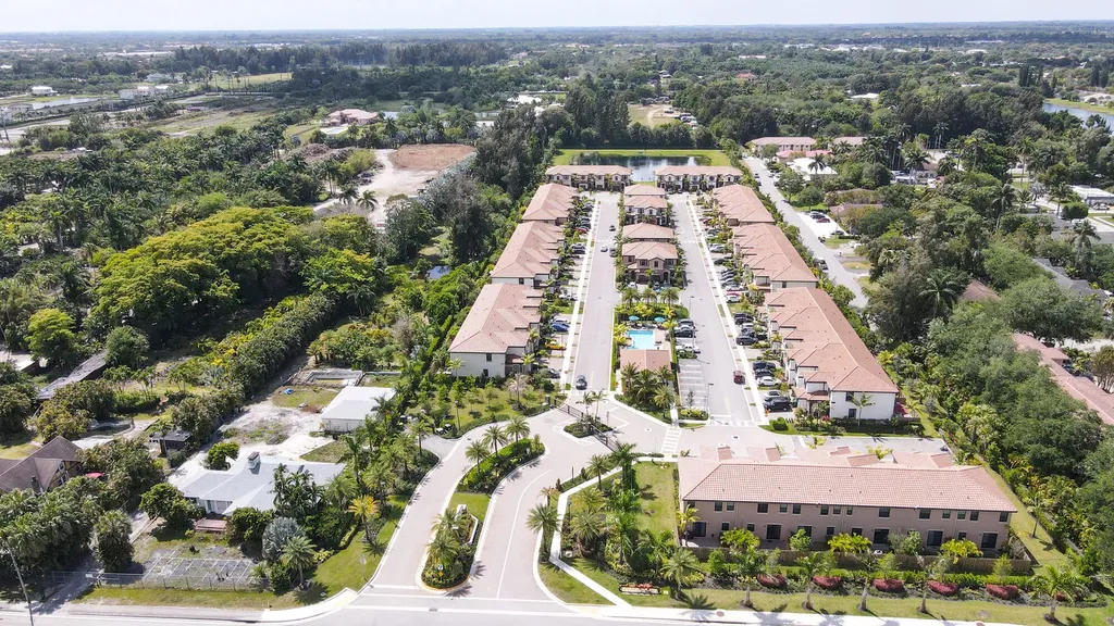 6574 S Anise Court Davie FL 33314