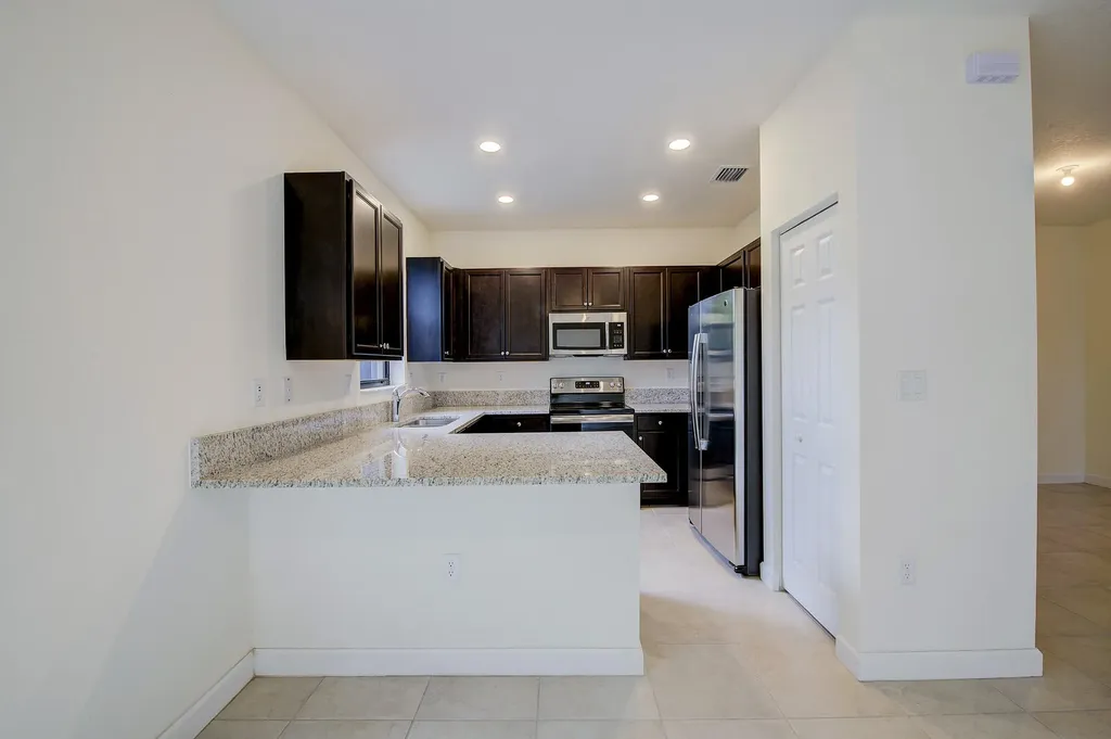6574 S Anise Court Davie FL 33314