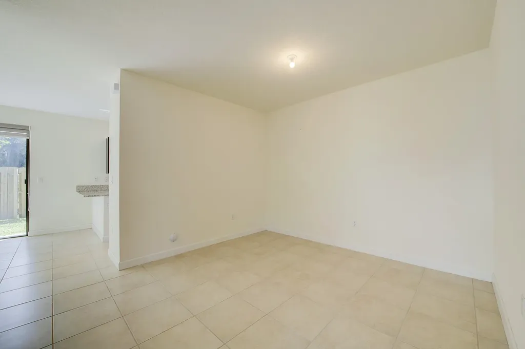 6574 S Anise Court Davie FL 33314