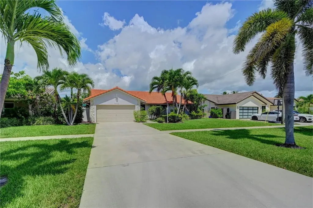 7743 W Country Club Boulevard Boca Raton FL 33487