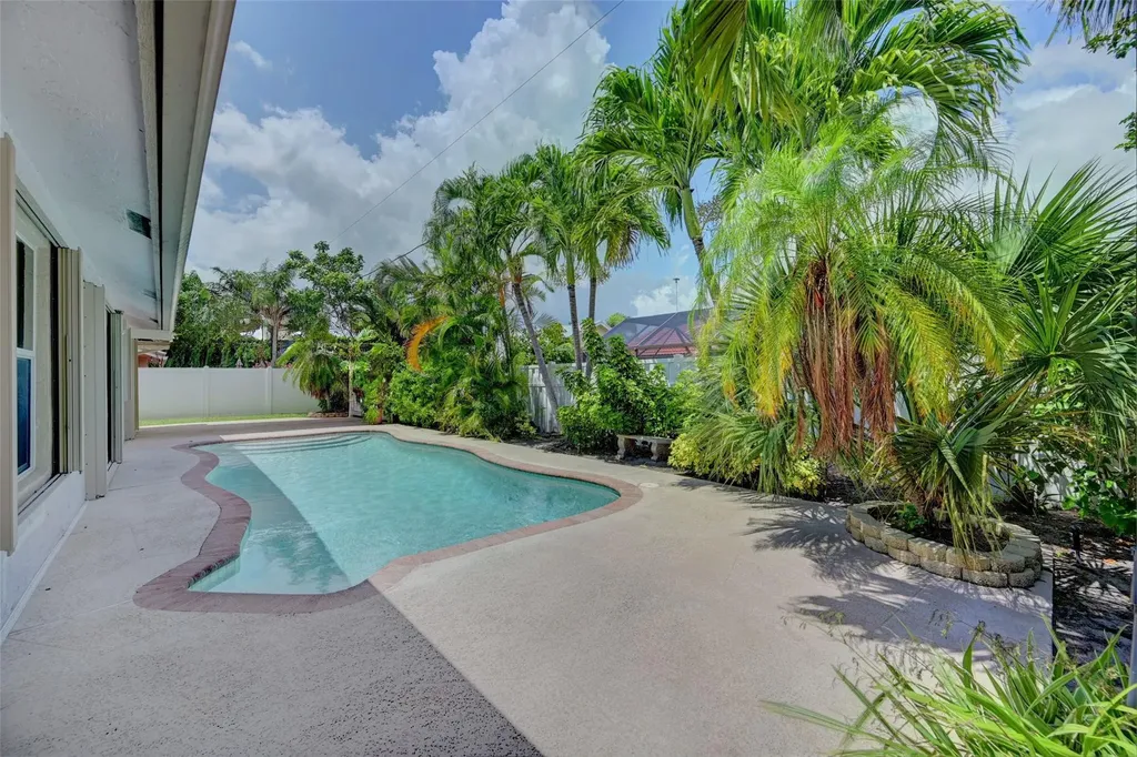 7743 W Country Club Boulevard Boca Raton FL 33487
