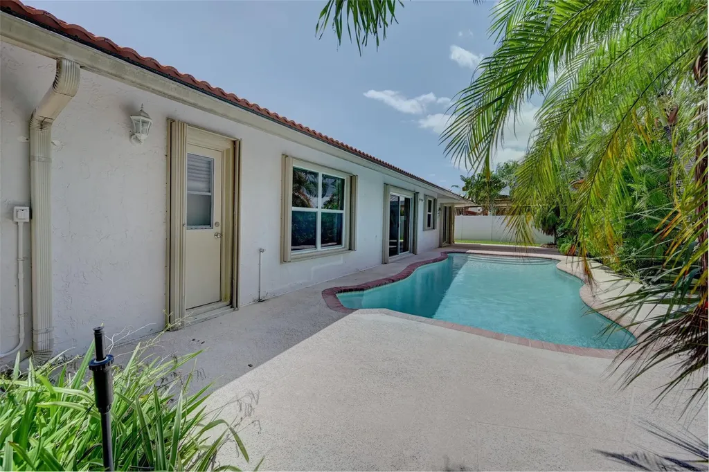 7743 W Country Club Boulevard Boca Raton FL 33487