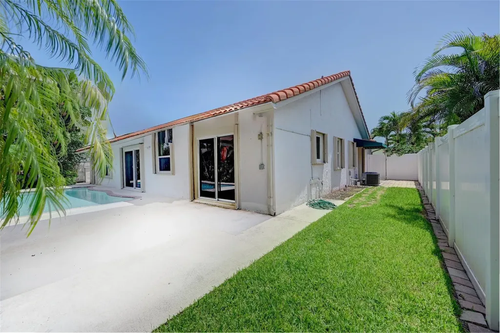 7743 W Country Club Boulevard Boca Raton FL 33487