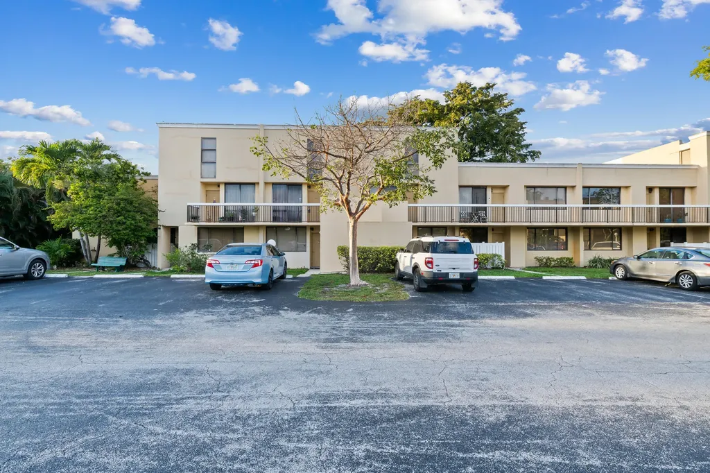 2811 SW 87th Terrace Davie FL 33328
