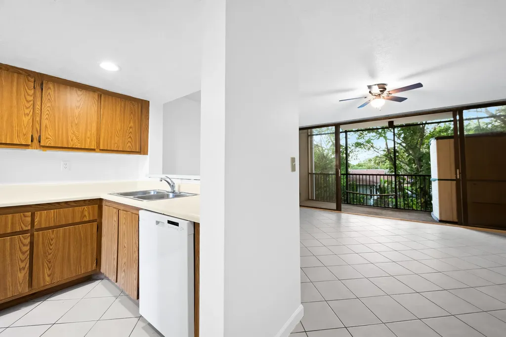 2811 SW 87th Terrace Davie FL 33328