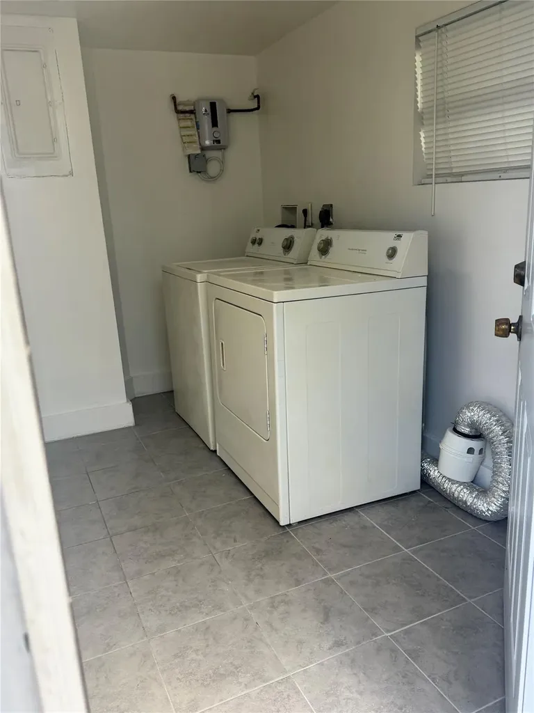 3120 SW 12th Place Fort Lauderdale FL 33312