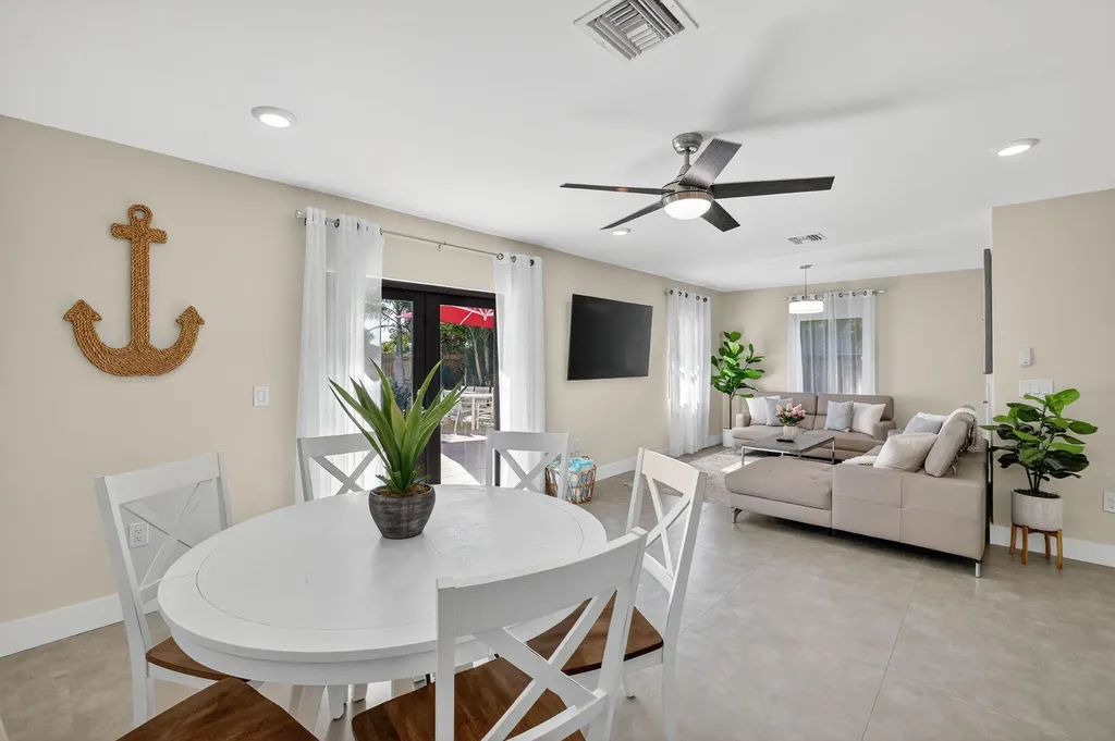 254 NE 20th Street Delray Beach FL 33444