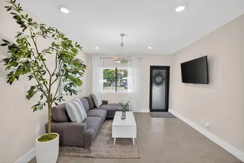 254 NE 20th Street Delray Beach FL 33444