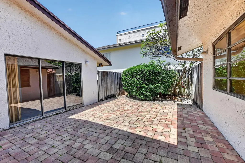 4200 NW 4th Avenue Boca Raton FL 33431