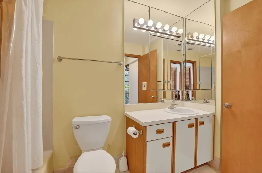 4200 NW 4th Avenue Boca Raton FL 33431