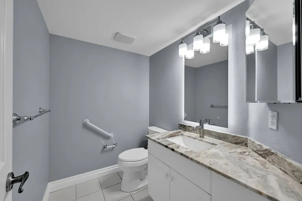 2880 NE 14th Street Causeway Pompano Beach FL 33062