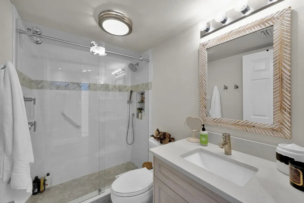 2880 NE 14th Street Causeway Pompano Beach FL 33062