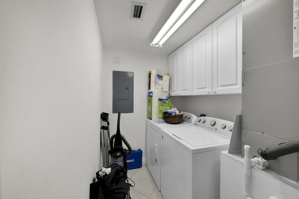 2880 NE 14th Street Causeway Pompano Beach FL 33062