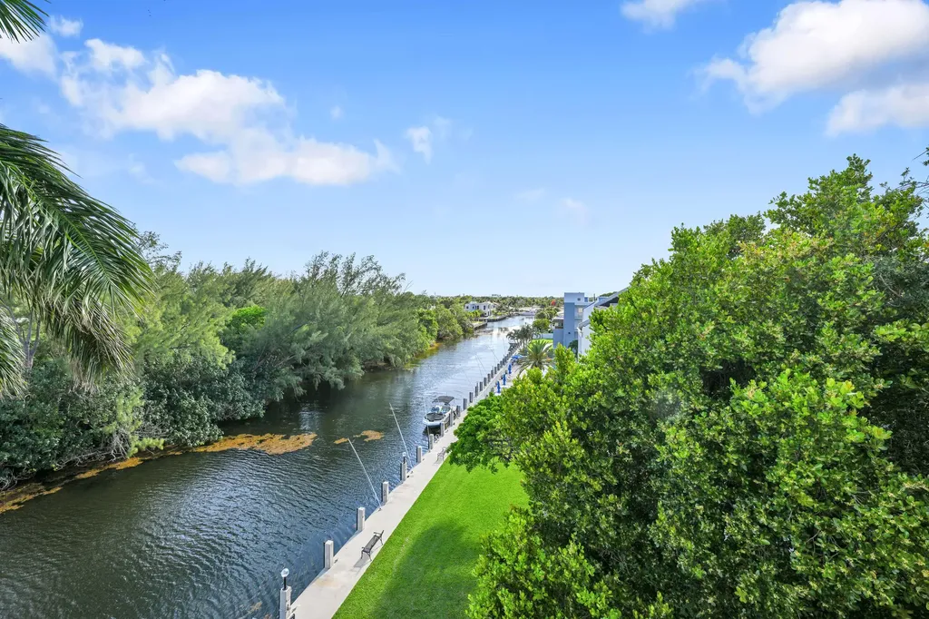 2880 NE 14th Street Causeway Pompano Beach FL 33062