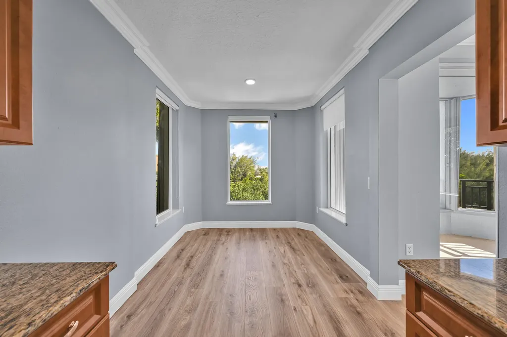 2880 NE 14th Street Causeway Pompano Beach FL 33062