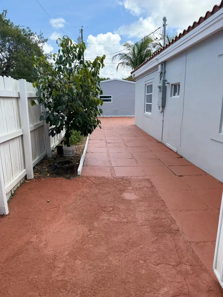 1674 NE 169th Street North Miami Beach FL 33162