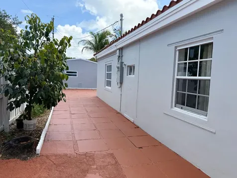 1674 NE 169th Street North Miami Beach FL 33162