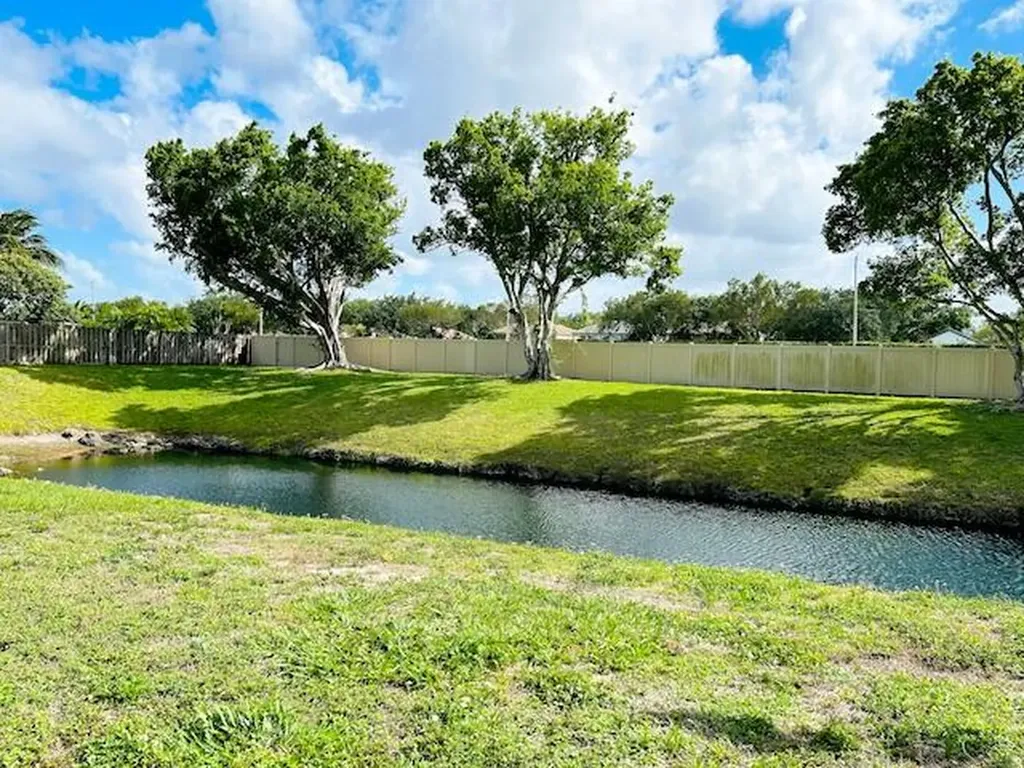 10551 Country Club Terrace Boca Raton FL 33428