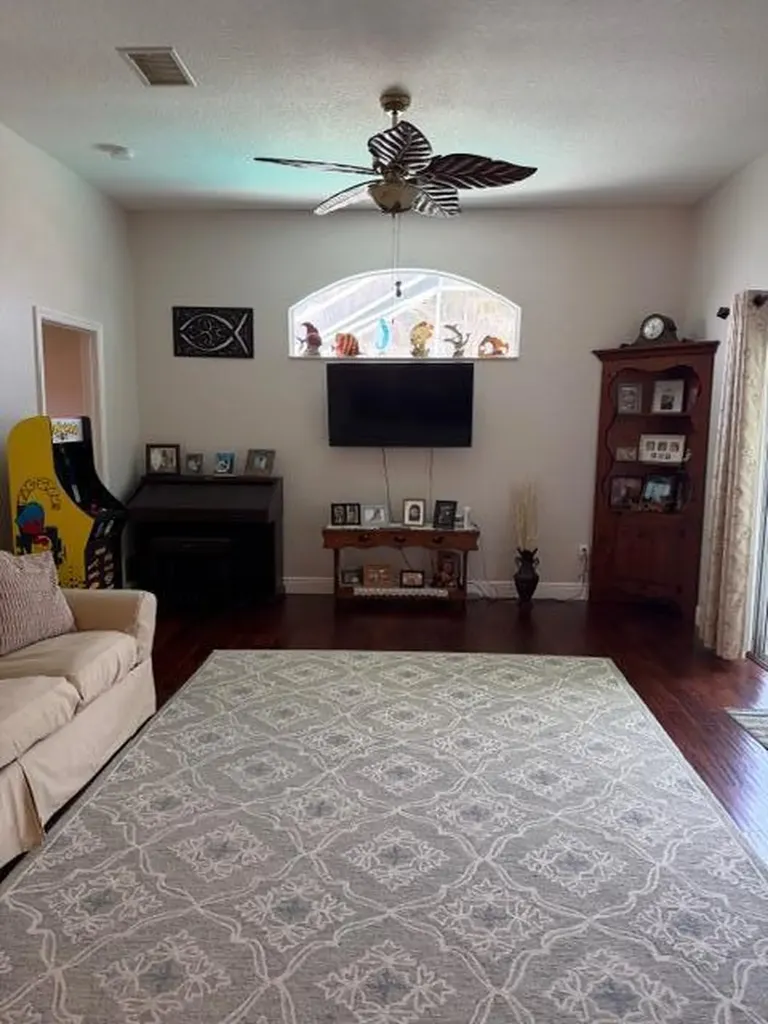 925 SW Worcester Lane SW Port St Lucie FL 34953