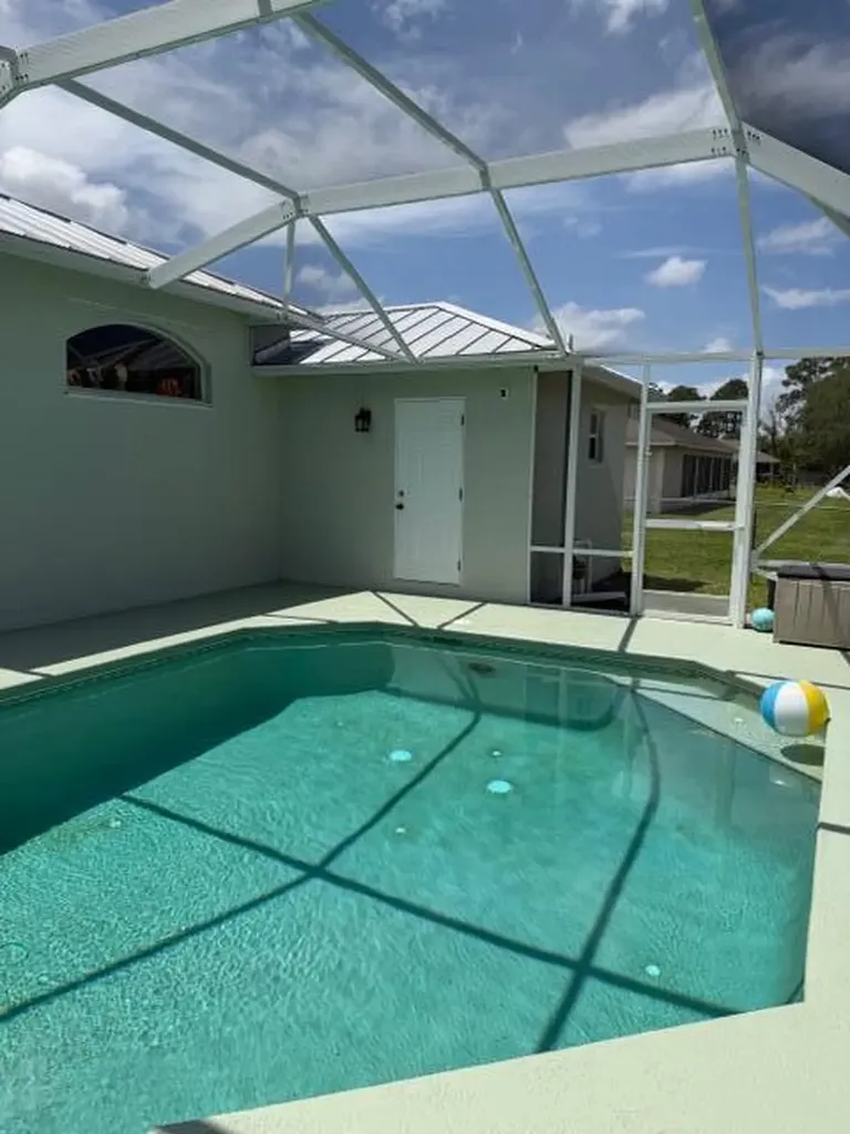 925 SW Worcester Lane SW Port St Lucie FL 34953