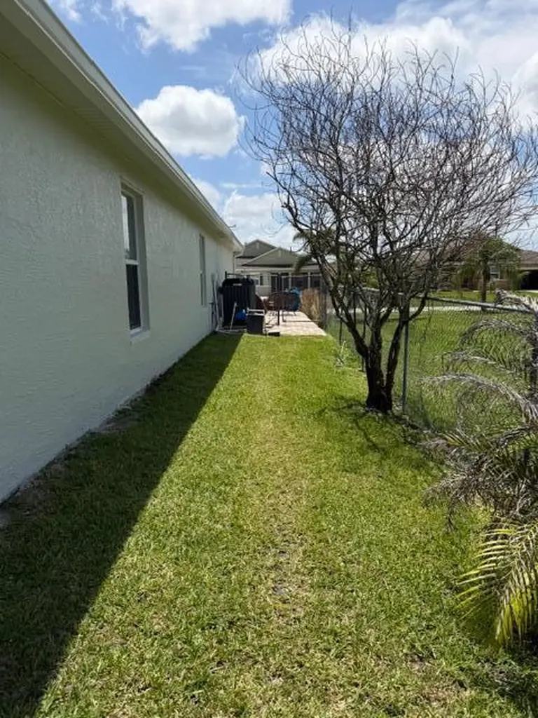 925 SW Worcester Lane SW Port St Lucie FL 34953