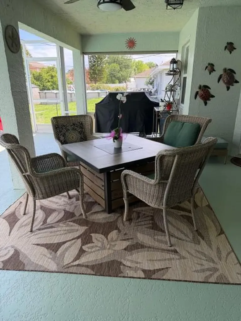 925 SW Worcester Lane SW Port St Lucie FL 34953
