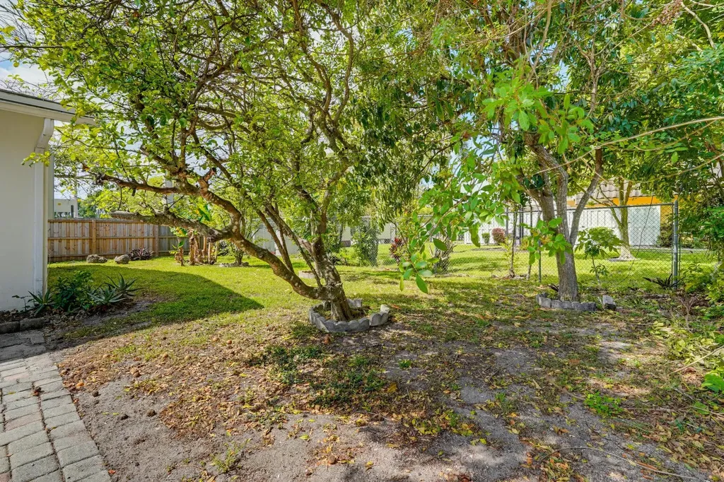 22229 SW 65th Terrace Boca Raton FL 33428