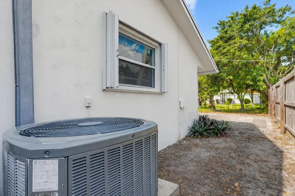 22229 SW 65th Terrace Boca Raton FL 33428