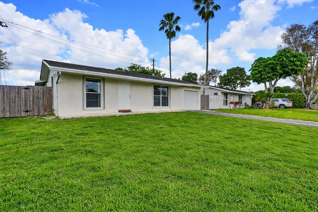 22229 SW 65th Terrace Boca Raton FL 33428