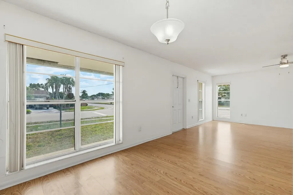 22229 SW 65th Terrace Boca Raton FL 33428