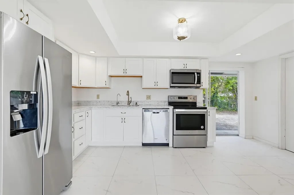 22229 SW 65th Terrace Boca Raton FL 33428