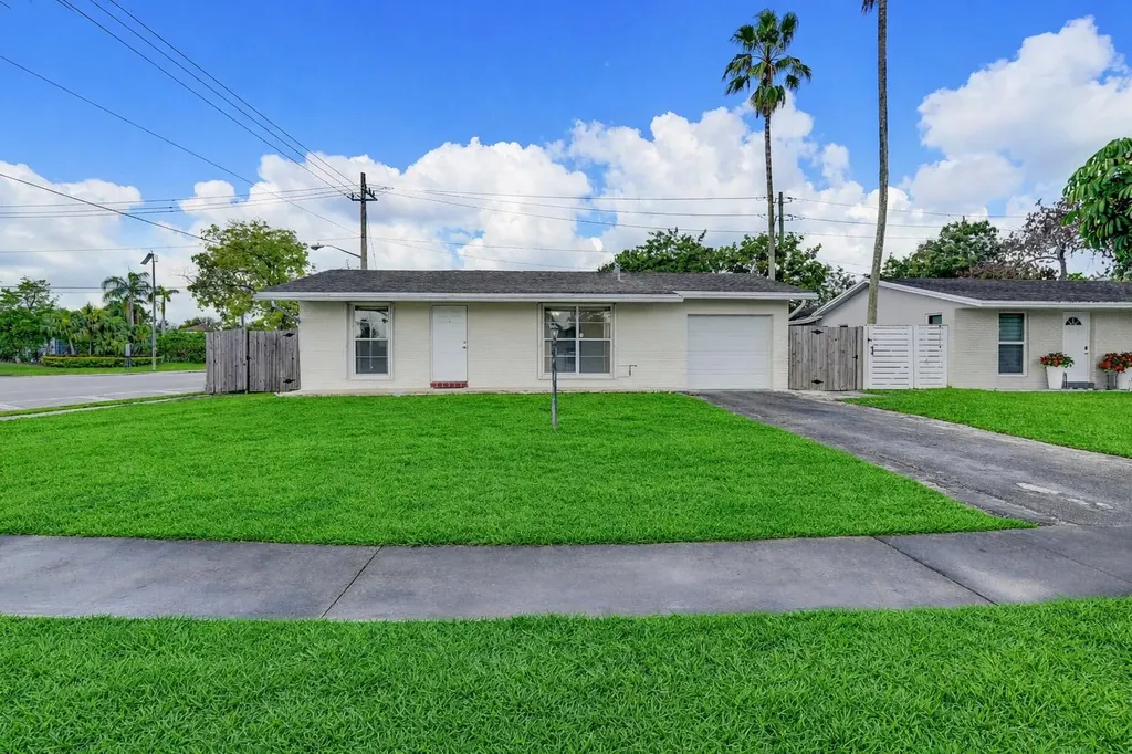 22229 SW 65th Terrace Boca Raton FL 33428
