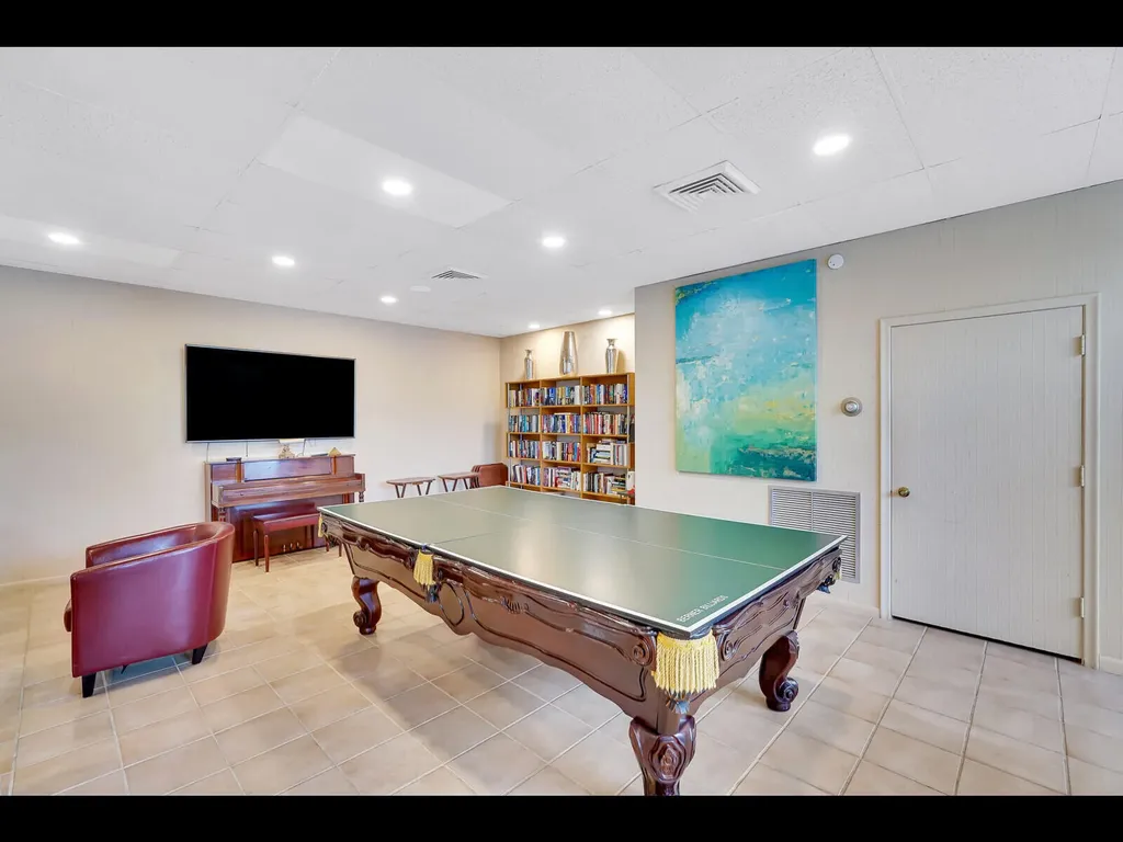 2400 Presidential Way West Palm Beach FL 33401