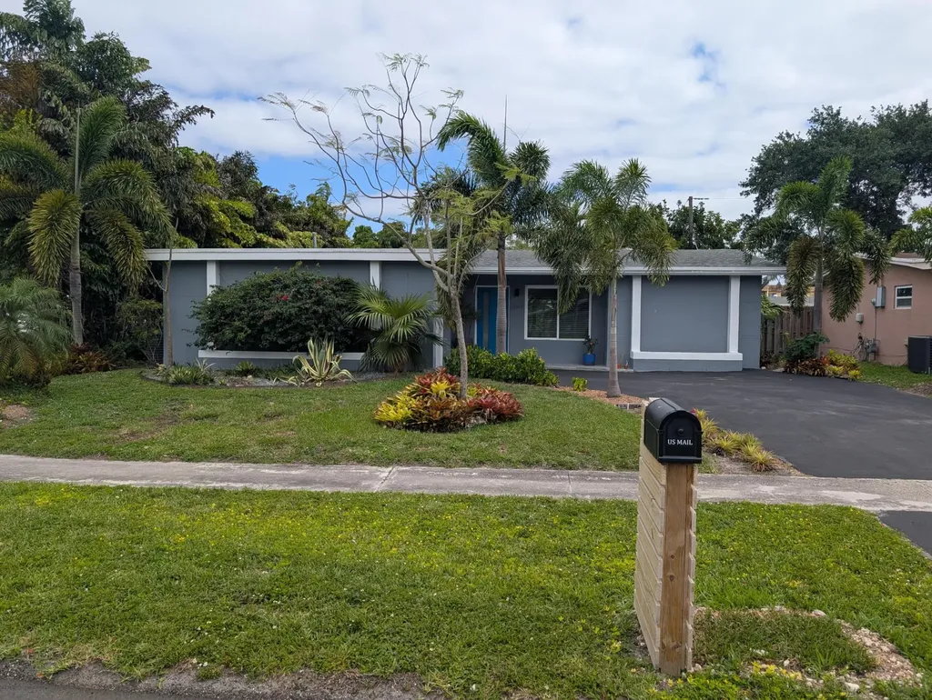 8691 NW 28th Place Sunrise FL 33322
