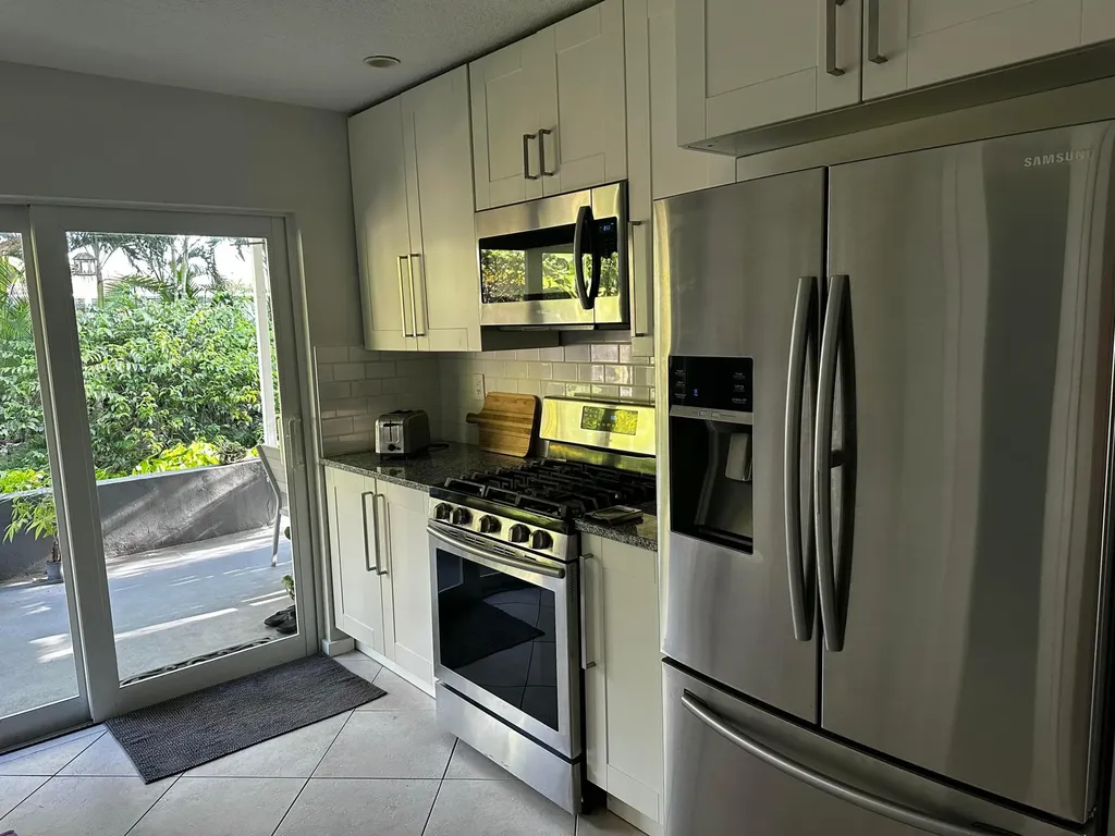 8691 NW 28th Place Sunrise FL 33322